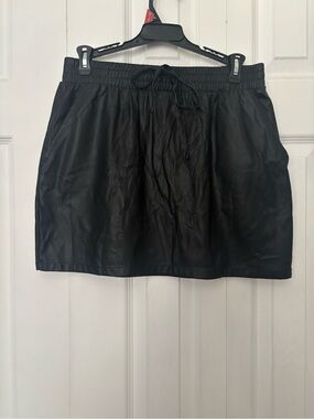Shinestar Black Faux Leather Waistband Mini Skirt